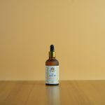 زيت القمل والصيبان يعتبر من العلاجات الطبيعية الفعّالة التي تساعد في القضاء على القمل وبيضه، ويُوصى باستخدامه بانتظام لتحقيق أفضل النتائج في إزالة هذه المشكلة المزعجة