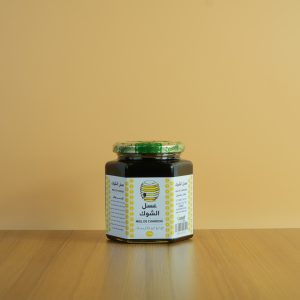 عسل الشوك هو عسل ذو طعم مميز وملمس كثيف، يتم جمعه من رحيق أزهار الشوك ويعرف بفوائده الصحية المتنوعة